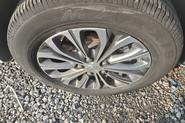 别克GL8 2023款 陆上公务舱 智享型车身外观6008