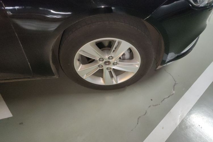 别克 君威 2017款 20T 精英型车身外观10