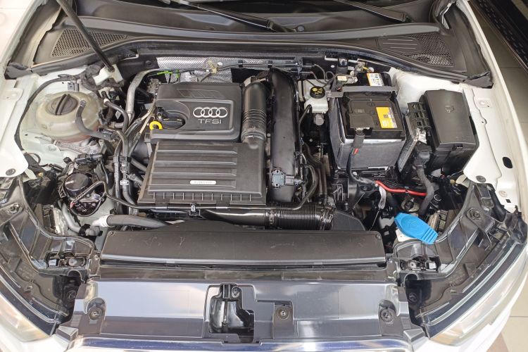 奥迪A3 2019款 Sportback 35 TFSI 时尚型 国VI机舱底盘24