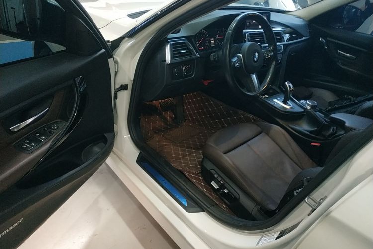 宝马3系 2019款 320Li M运动套装中控内饰20