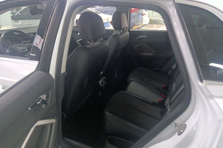奥迪Q3 2021款 35 TFSI 时尚动感型中控内饰21