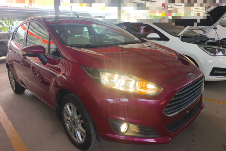 福特 嘉年华 2013款 两厢 1.5L 自动时尚型车身外观3