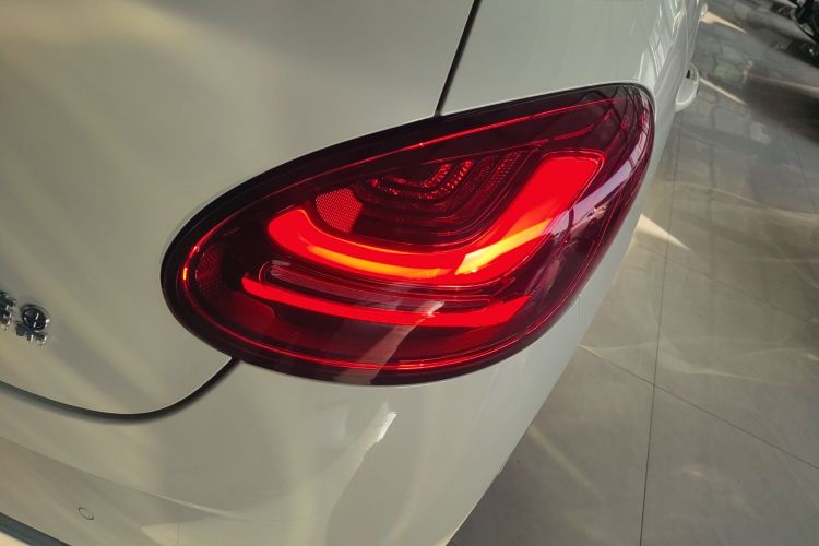 五菱汽车 五菱缤果 2023款 203km 舒享款车身外观9