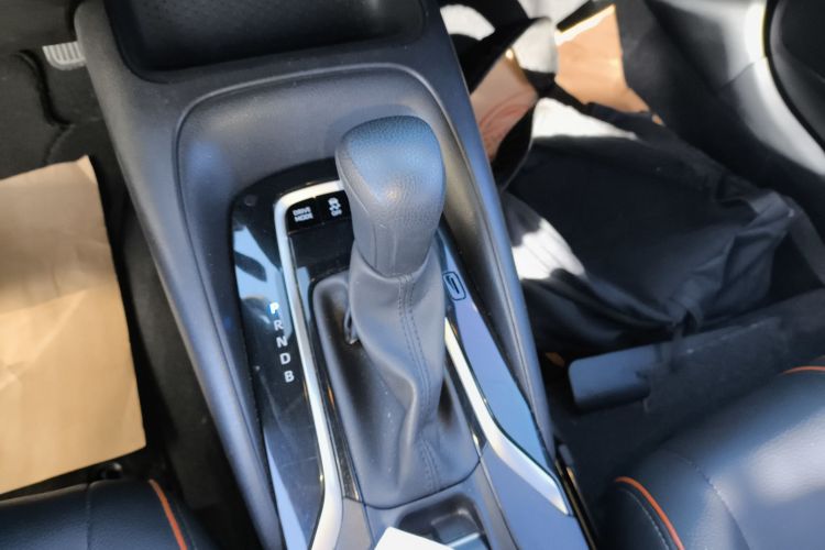 丰田 雷凌 2019款 双擎 1.8H E-CVT运动版 国VI中控内饰18