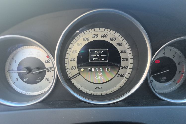 奔驰C级 2011款 C 200 CGI 时尚型中控内饰15