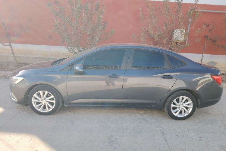 别克 威朗 2017款 三厢 15S 自动领先型车身外观4