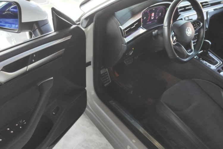 一汽-大众CC 2021款 330TSI 炫目版中控内饰7003