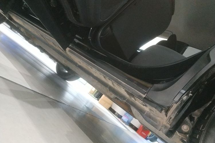 丰田 锋兰达 2023款 2.0L CVT精英版局部细节9002