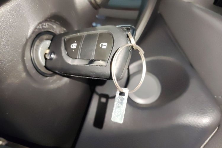 丰田 卡罗拉锐放 2023款 2.0L 先锋版中控内饰7001