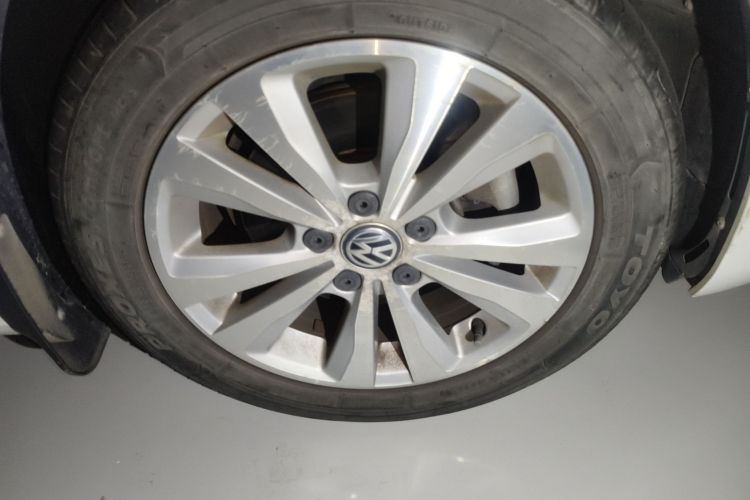 大众 高尔夫·嘉旅 2016款 230TSI 自动进取型车身外观10