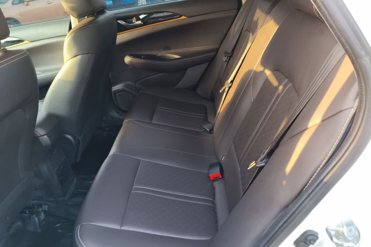 长安 逸动DT 2018款 1.6L 手动智享型中控内饰7004