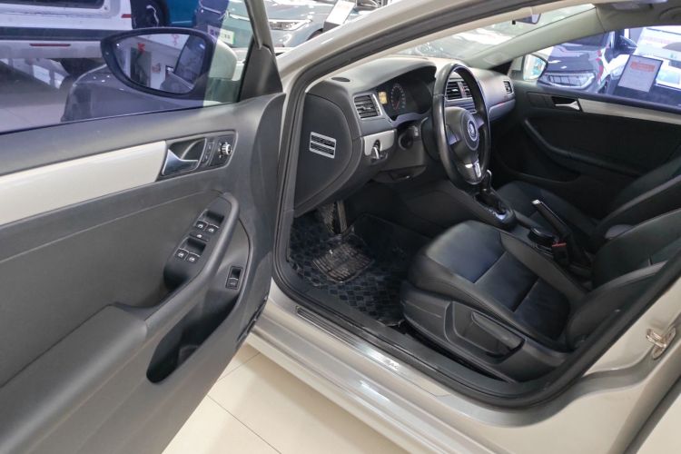 大众 速腾 2014款 改款 1.6L 自动舒适型中控内饰7003