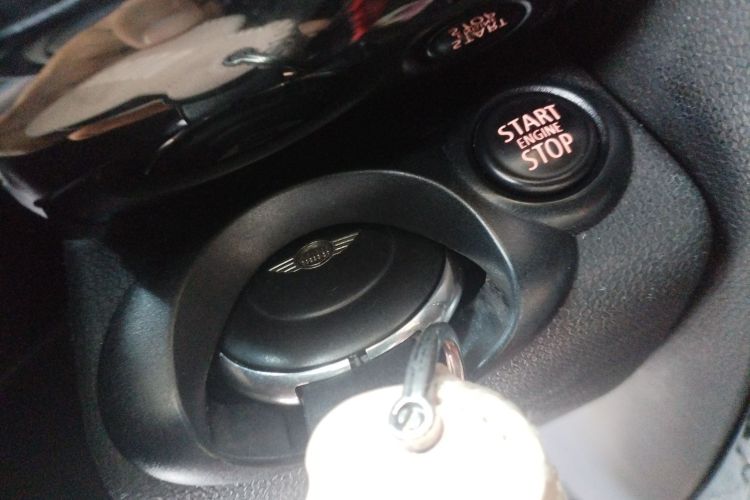 MINI Countryman 2016款 1.6T COOPER ALL4 Excitement装备控中控内饰7001