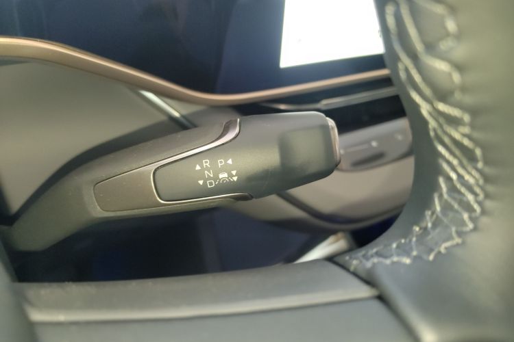 红旗EH7 2025款 600 智选版中控内饰18