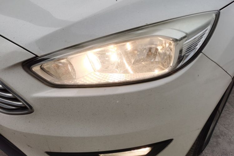 福特 福克斯 2017款 三厢 1.6L 手动舒适型智行版局部细节36