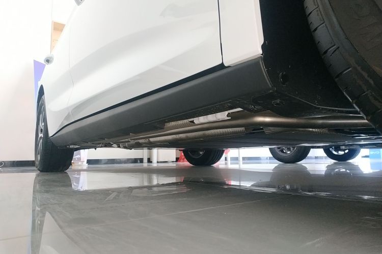 比亚迪 秦L 2024款 DM-i 120KM超越型局部细节9001