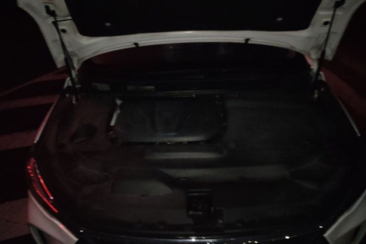 比亚迪 宋MAX 2017款 1.5T 自动智联精英型 7座机舱底盘24