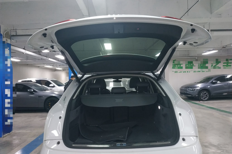 奥迪Q3 2018款 30周年年型 30 TFSI 时尚型机舱底盘23