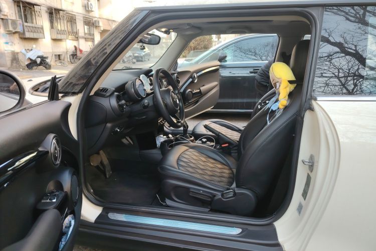 MINI 2018款 1.5T ONE PLUS中控内饰19