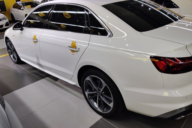 奥迪A4L 2022款 40 TFSI 时尚动感型车身外观4