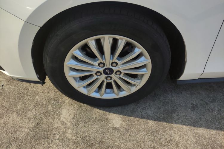 福特 福克斯 2019款 两厢 EcoBoost 180 自动锋潮型车身外观6007