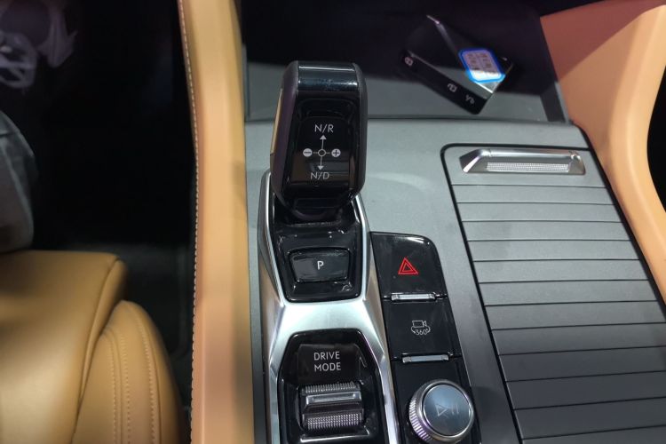 领克09 EM-P 2023款 2.0TD EM-P 远航版PM 七座局部细节18