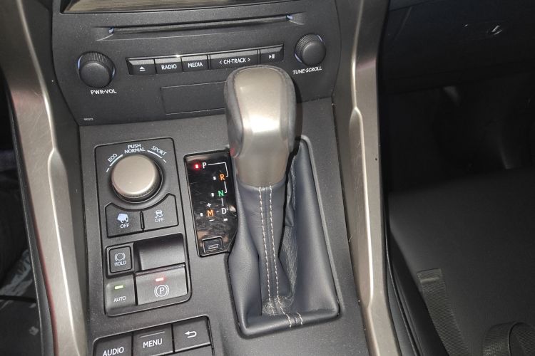 雷克萨斯NX 2015款 200 前驱 锋行版局部细节18