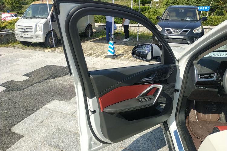 宝马iX1 2023款 eDrive25L X设计套装中控内饰7007