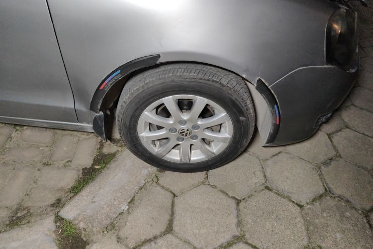 大众 Polo 2011款 劲取 1.4L 自动实尚版车身外观10