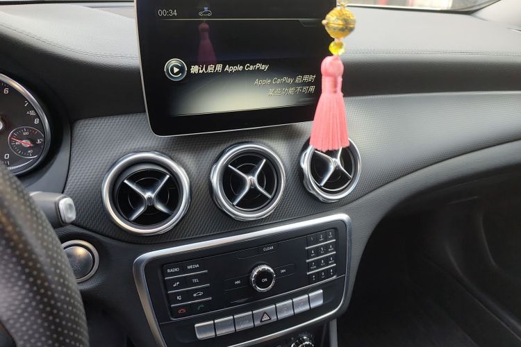 奔驰GLA 2018款 GLA 200 时尚型局部细节16