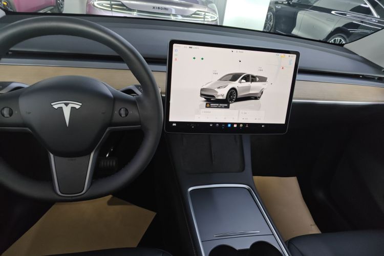 特斯拉 Model Y 2022款 改款 长续航全轮驱动版中控内饰18