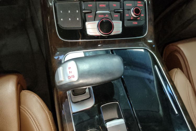 奥迪A8 2016款 A8L 45 TFSI quattro舒适型局部细节18