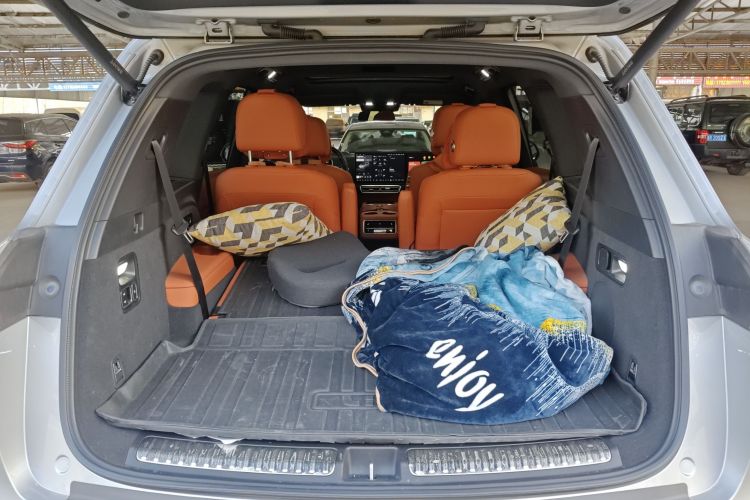 理想汽车 理想L8 2023款 Pro机舱底盘23