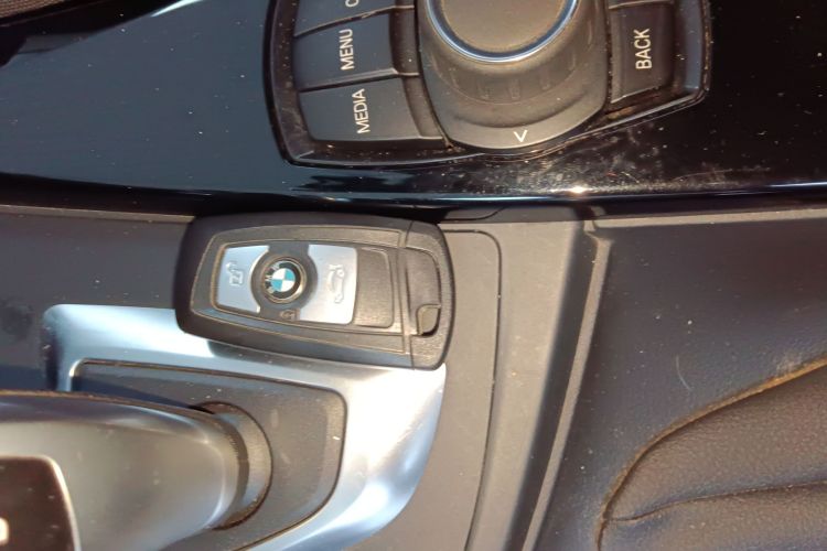 宝马3系 2018款 320Li 时尚型中控内饰11