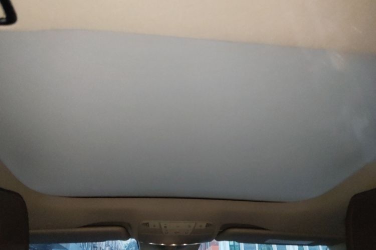 奔驰E级 2017款 E 300 L 运动豪华型局部细节22