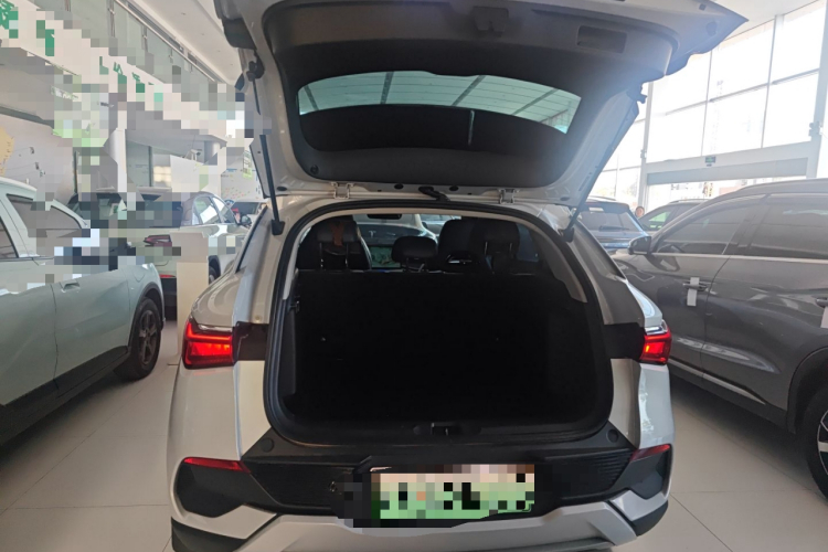 比亚迪 元PLUS 2022款 430KM 尊贵型机舱底盘23