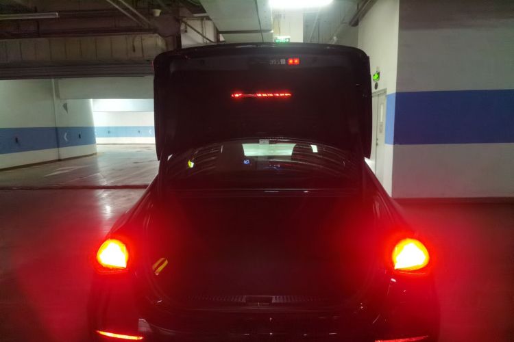 奔驰E级新能源 2024款 E 350 e L 插电式混合动力轿车局部细节23