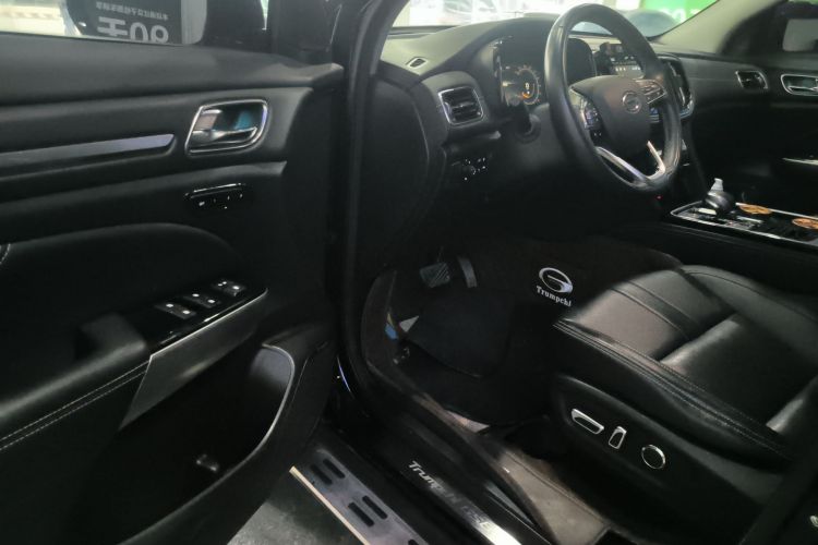 广汽传祺 传祺GS8 2021款 390T 两驱暗夜骑士版中控内饰7003