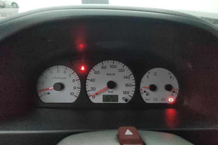 铃木 北斗星 2012款 创业版 1.0L 手动超越型中控内饰14