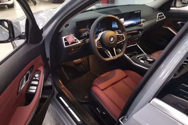 宝马3系 2025款 325Li M运动套装中控内饰7003