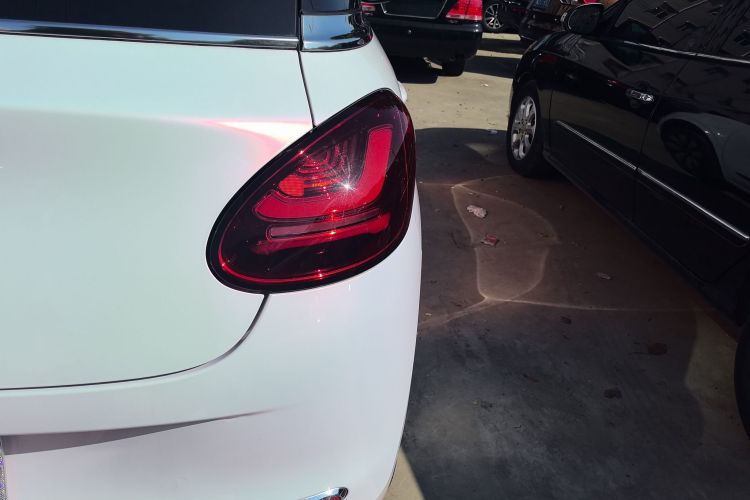 五菱汽车 五菱缤果 2023款 333km 灵犀互联款车身外观9