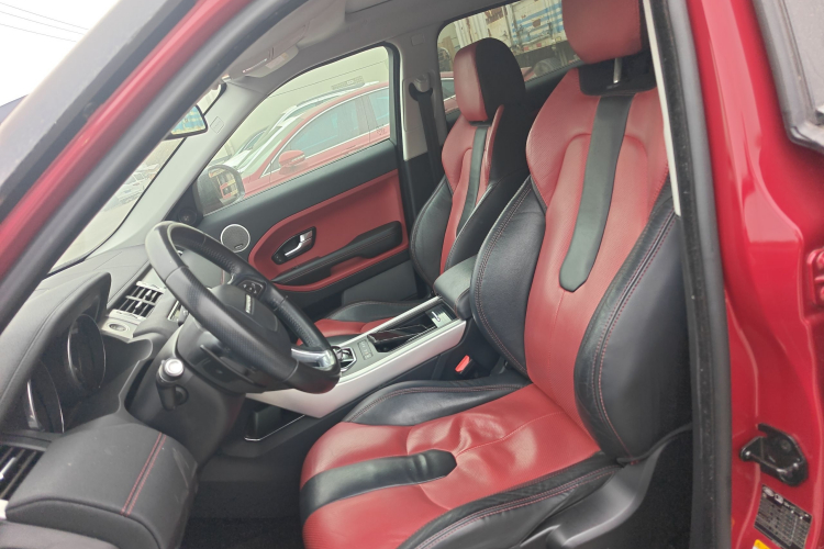 路虎 揽胜极光(进口) 2014款 2.0T 5门耀动版中控内饰19