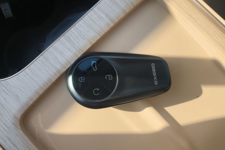 星途 星纪元 ET 2024款 增程 200 Plus中控内饰11