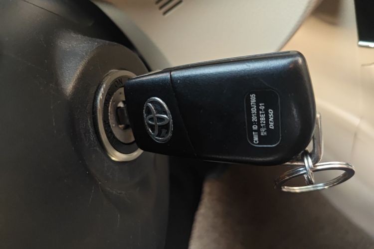 丰田 卡罗拉 2014款 1.6L CVT GL中控内饰11