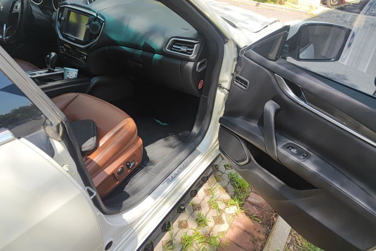 玛莎拉蒂 Ghibli 2014款 3.0T 标准版局部细节9005