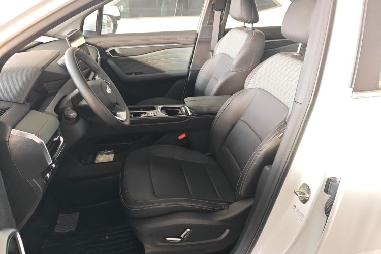 吉利汽车 豪越L 2024款 2.0T DCT尊贵型中控内饰19