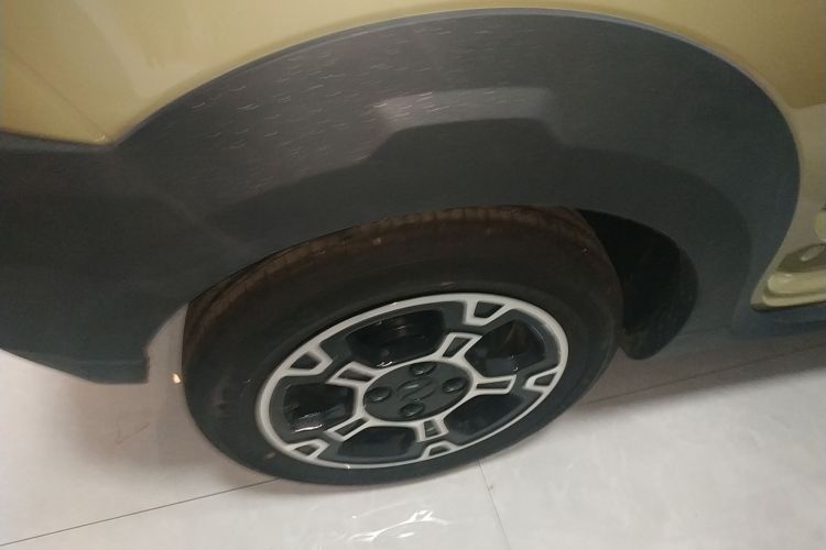 吉利银河 2025款 210km 熊猫骑士车身外观6008