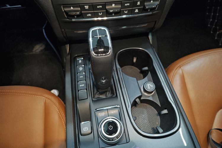 玛莎拉蒂 Ghibli 2022款 2.0T GT锋芒版中控内饰18