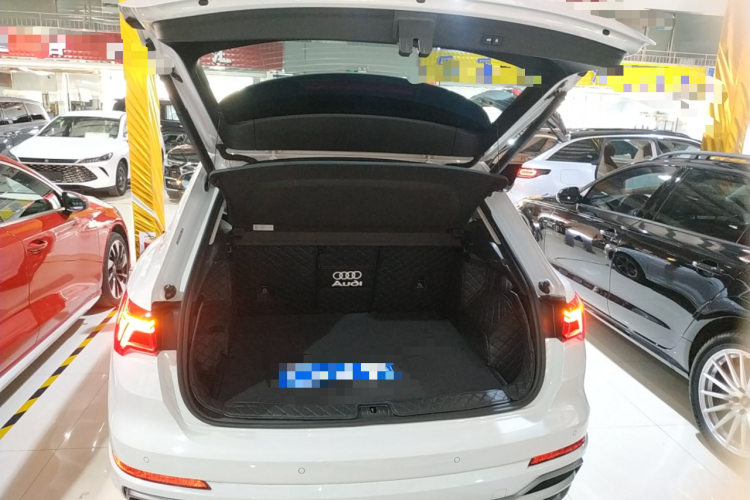 奥迪Q3 2023款 35 TFSI 时尚动感型（1.5T）局部细节23