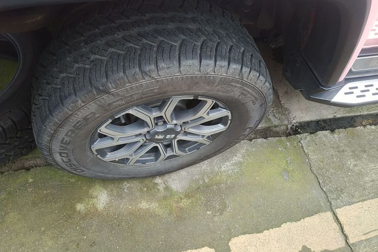 北京BJ40 2023款 2.0T 自动四驱城市猎人版侠客型车身外观6008